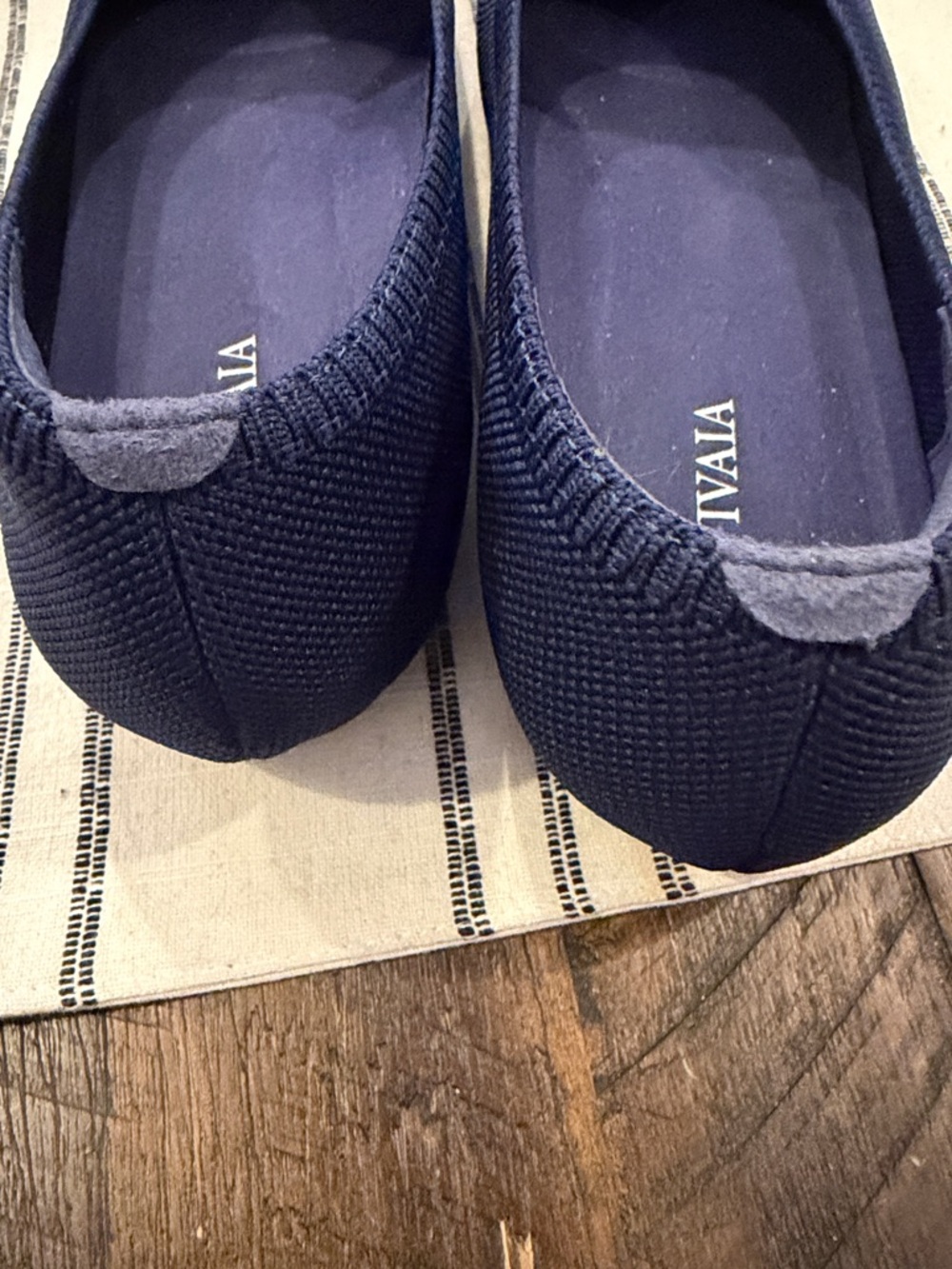 VIVAIA Navy Pointed-Toe Knit Flats — Comfortable Everyday Slip-Ons - Picture 4 of 5